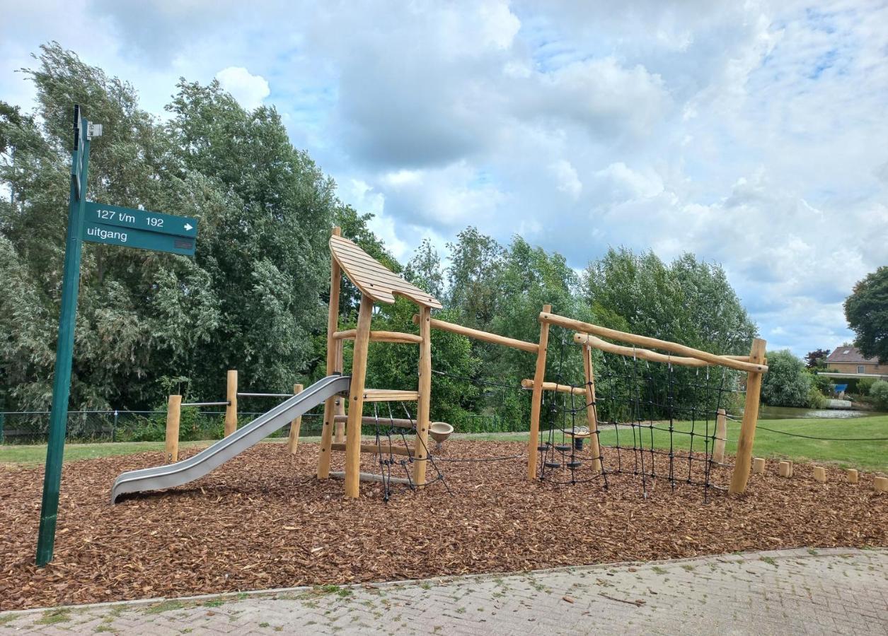 Huisje Britt Met Grote Tuin En Veel Privacy Dirkshorn Exteriér fotografie