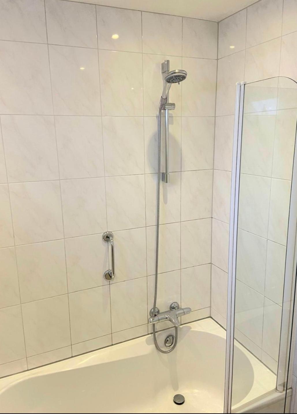 Huisje Britt Met Grote Tuin En Veel Privacy Dirkshorn Exteriér fotografie